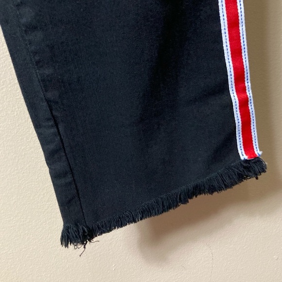 NWT REVICE Ruby Tuesday Black Red Side Stripe Jeans - Picture 9 of 11